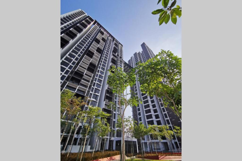Astetica Pool & Lake View High Floor 100Mbps Wifi Netflix 史里肯邦安 外观 照片