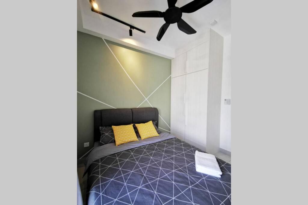 Astetica Pool & Lake View High Floor 100Mbps Wifi Netflix 史里肯邦安 外观 照片