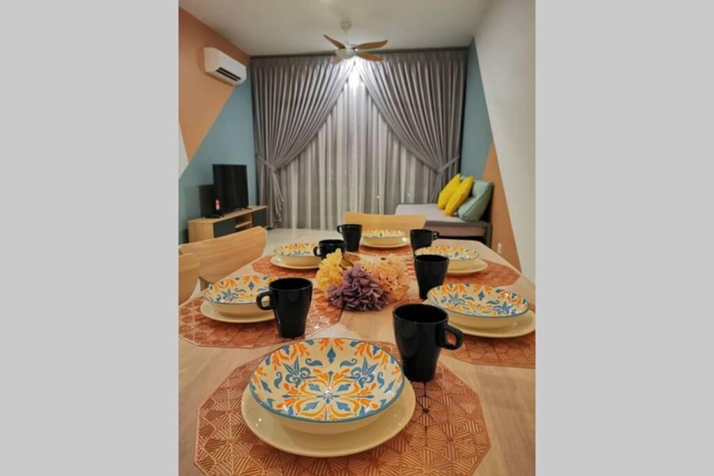 Astetica Pool & Lake View High Floor 100Mbps Wifi Netflix 史里肯邦安 外观 照片